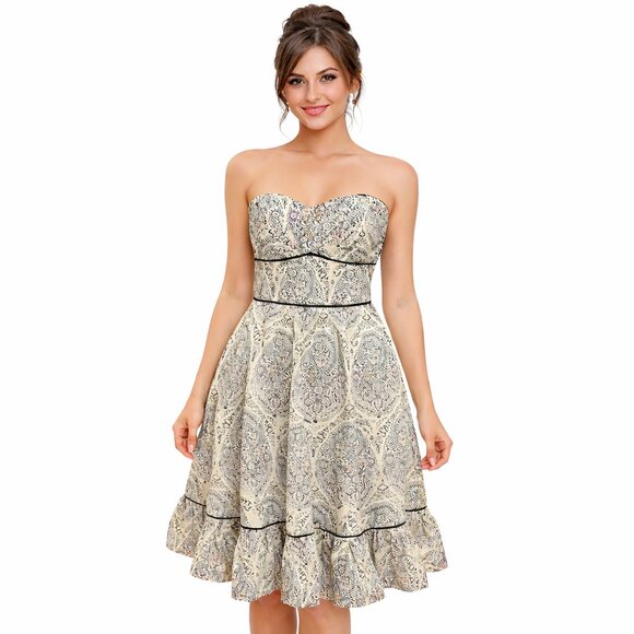 Girls from Savoy Dresses & Skirts - Anthropologie Girls from Savoy Swirled Paisley Strapless Dress Size 8 Fit Flare